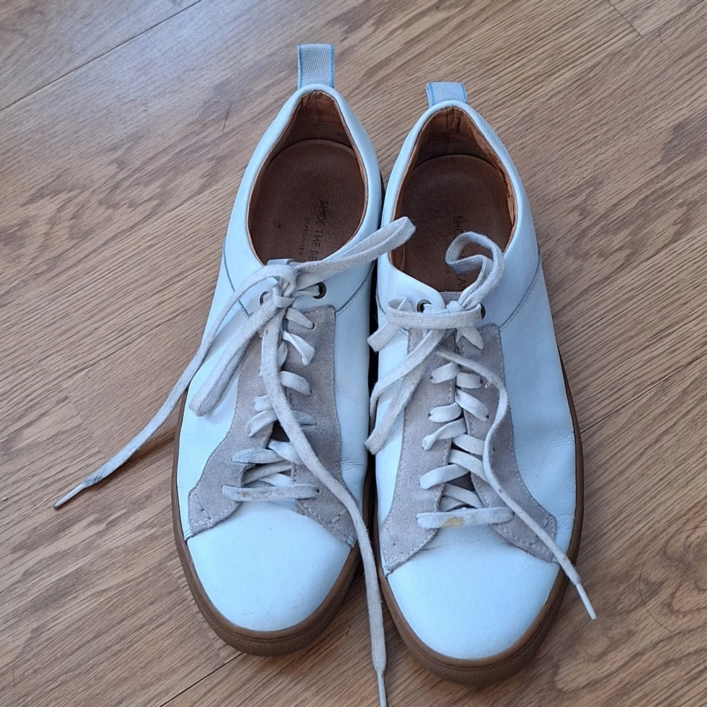 Shoe the Bear White and Tan Leather Low-Top Sneakers with Gum Sole Sz 12